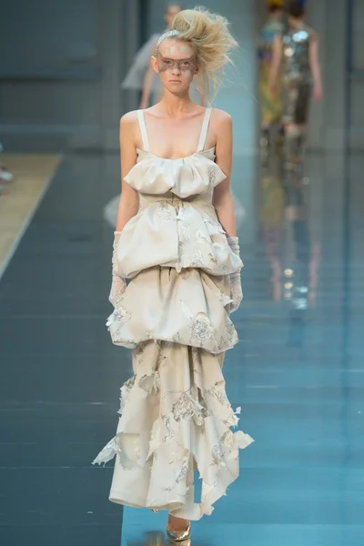 Look 24